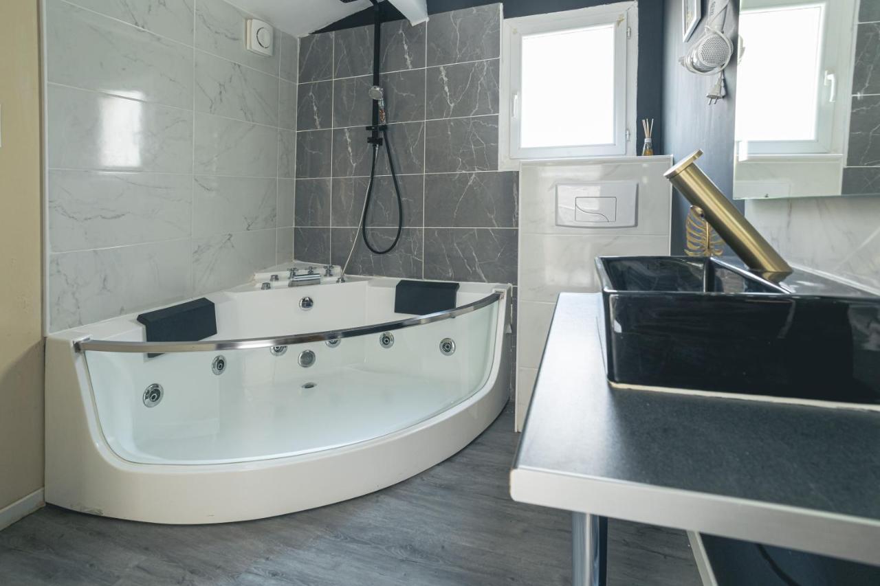 Jacuzzi Terrasse Centre Narbonne Appartement Buitenkant foto