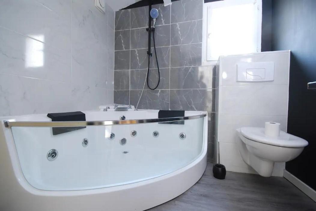 Jacuzzi Terrasse Centre Narbonne Appartement Buitenkant foto